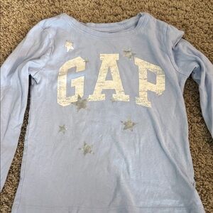 GAP Kids Sky Blue Long Sleeve Tee with Silver Stars. Good used condition. Fits m